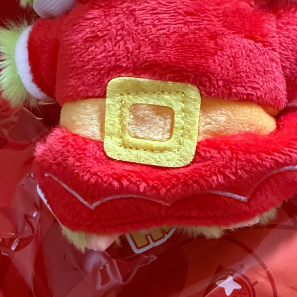 Baby Three plush doll from the Chinese New Year blind box series. (Santa?) - Picture 5 of 5